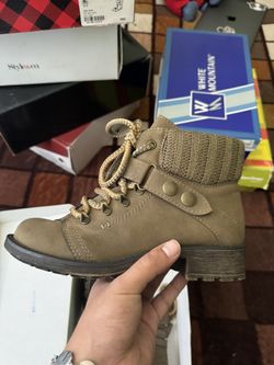 Womens Boots Size 7