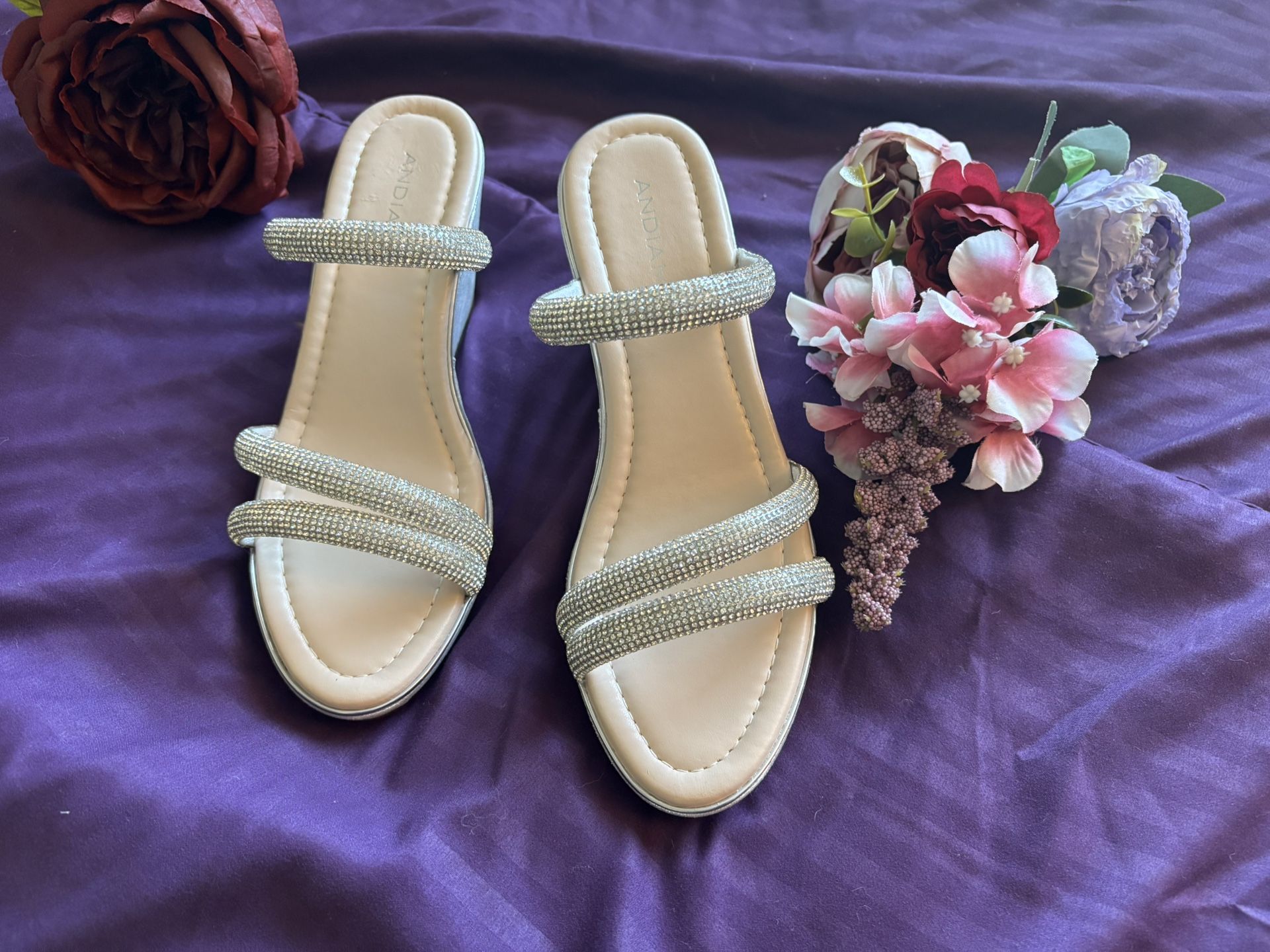 Size 8 Women’s wedge shoes