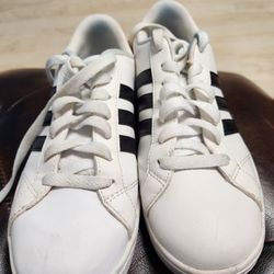 Still In Great Shape Adidas Size 7