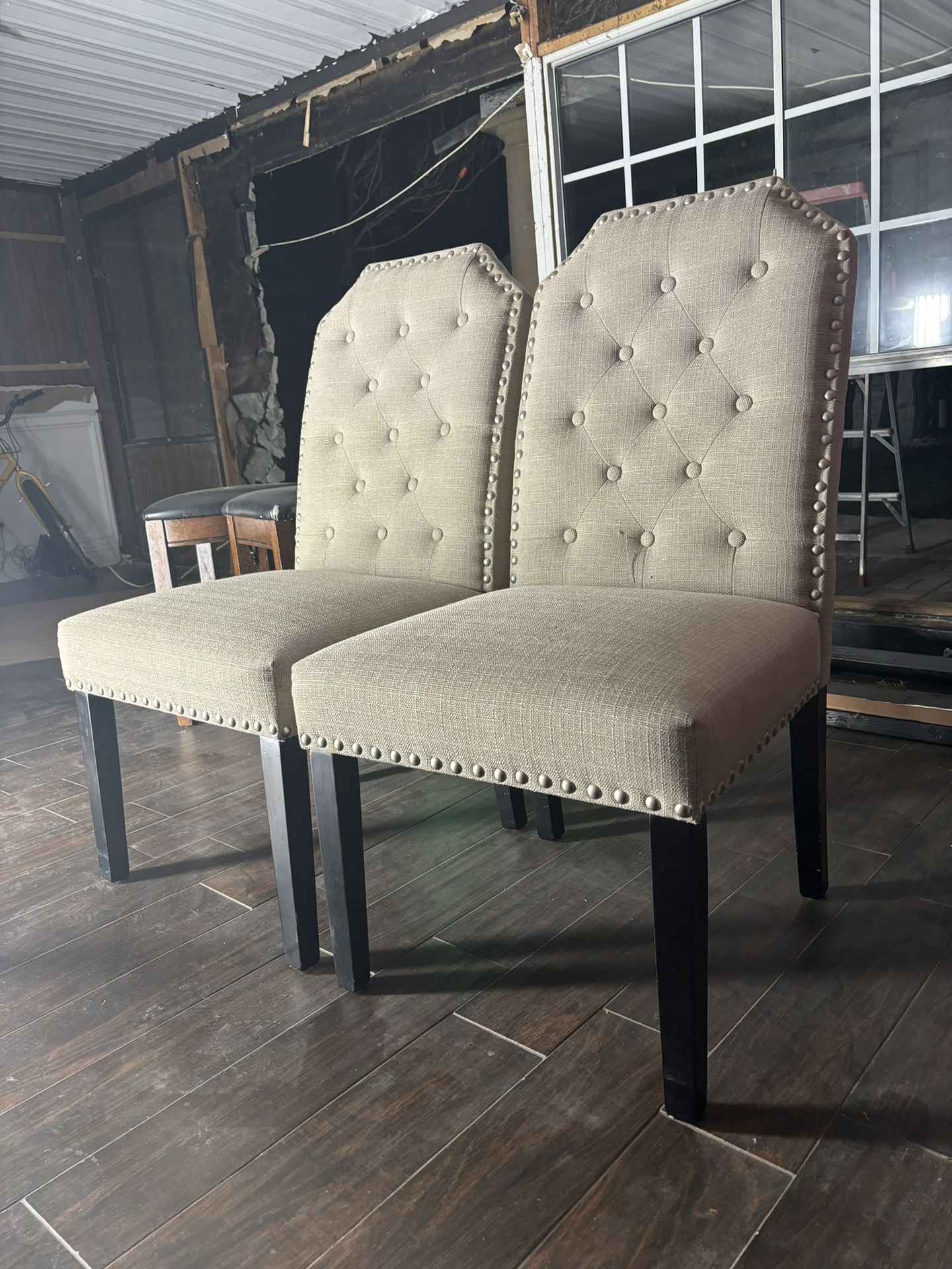 Set of two dinning chairs 