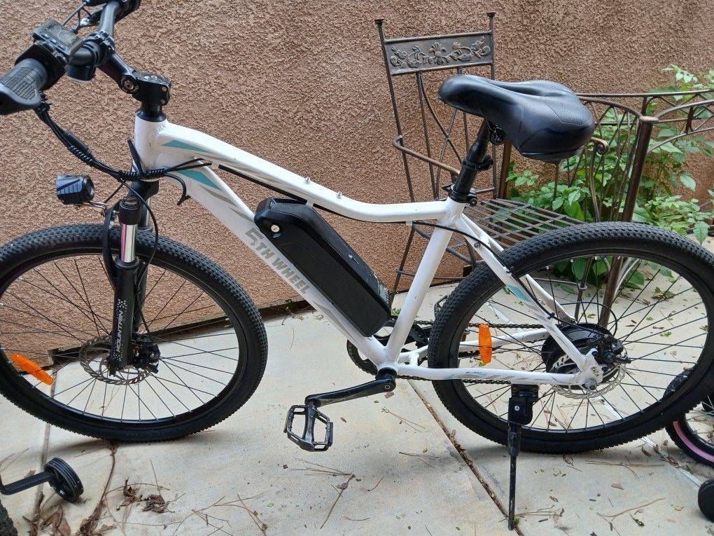 5th Wheel E-bike. 26in