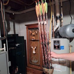 Camo Arrow  Shafts (7) W/ Quiver 