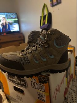 Women’s hiking shoes 8