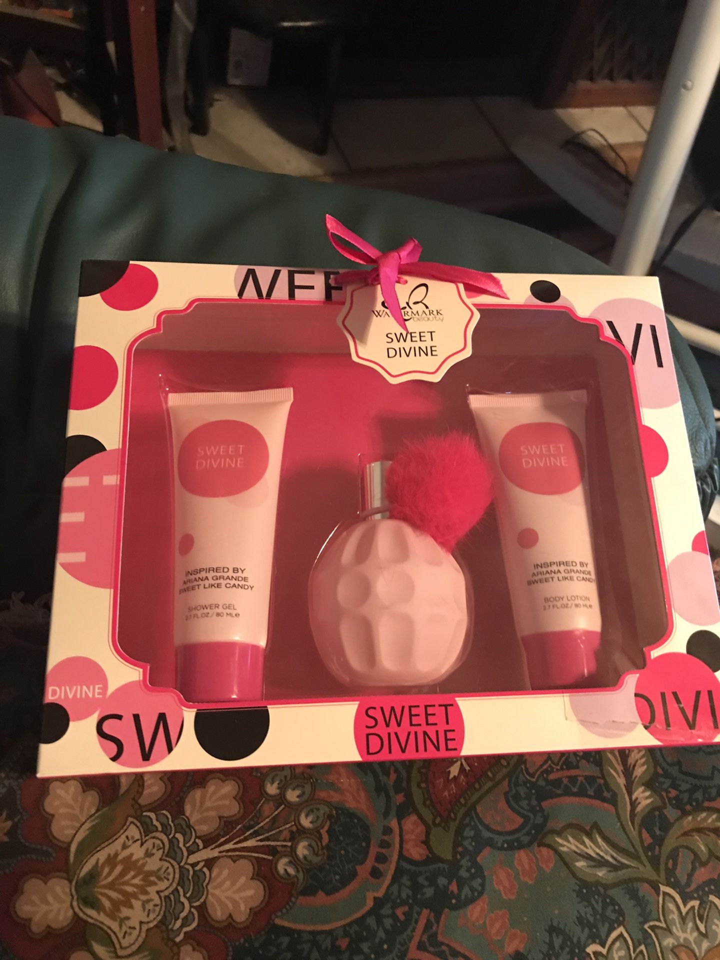 Brand new sweet divine perfume set