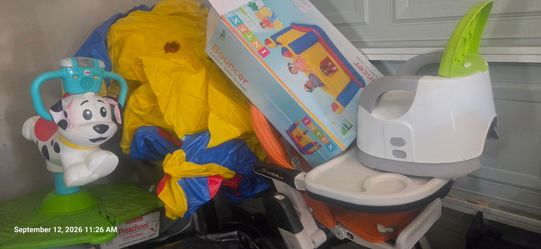 Stroller 3 n 1, lightweight stroller, highchair, bouncy jumper, diapers