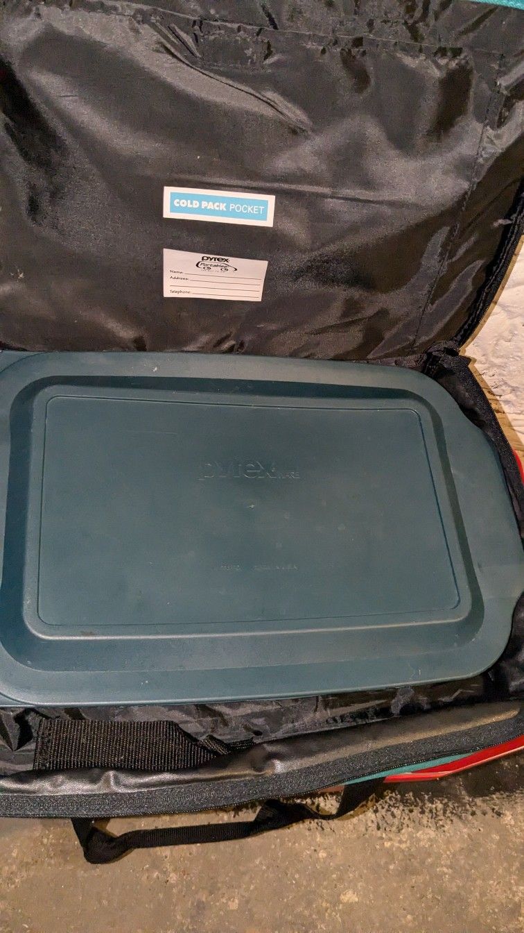 Pyrex Cookware With Plastic Lid Storage & Carrier With Serving Silver Tray