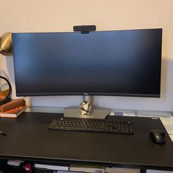 40 Inches Widescreen Curved Dell Monitor 
