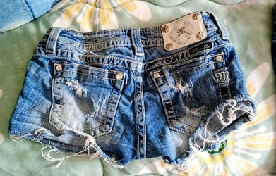 Miss Me Shorts Size 28