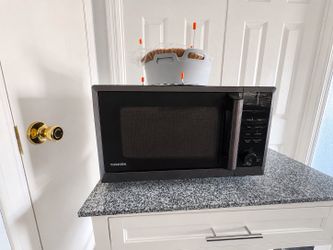 TOSHIBA 6-in-1 Inverter Microwave Oven Air Fryer Combo, MASTER Series Countertop Microwave