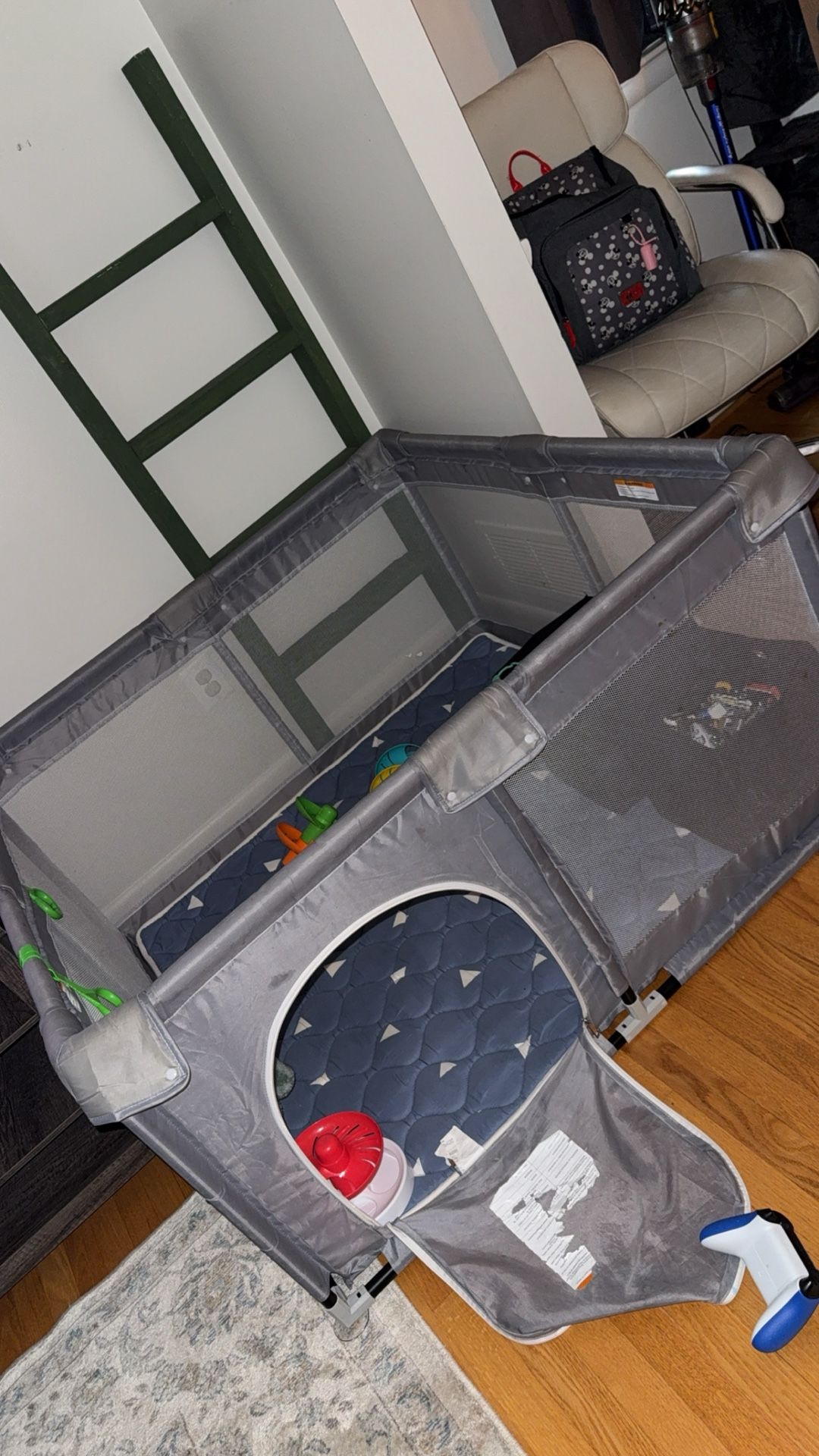 47x47 Playpen W/Mat