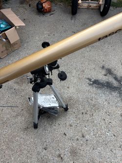 Tasco Refractor Telescope with Tripod