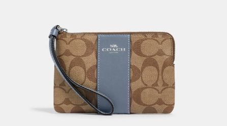 10 Coach Corner Zip Signature Pvc Light Khaki/Cornflower/Silver Leather Wristlet