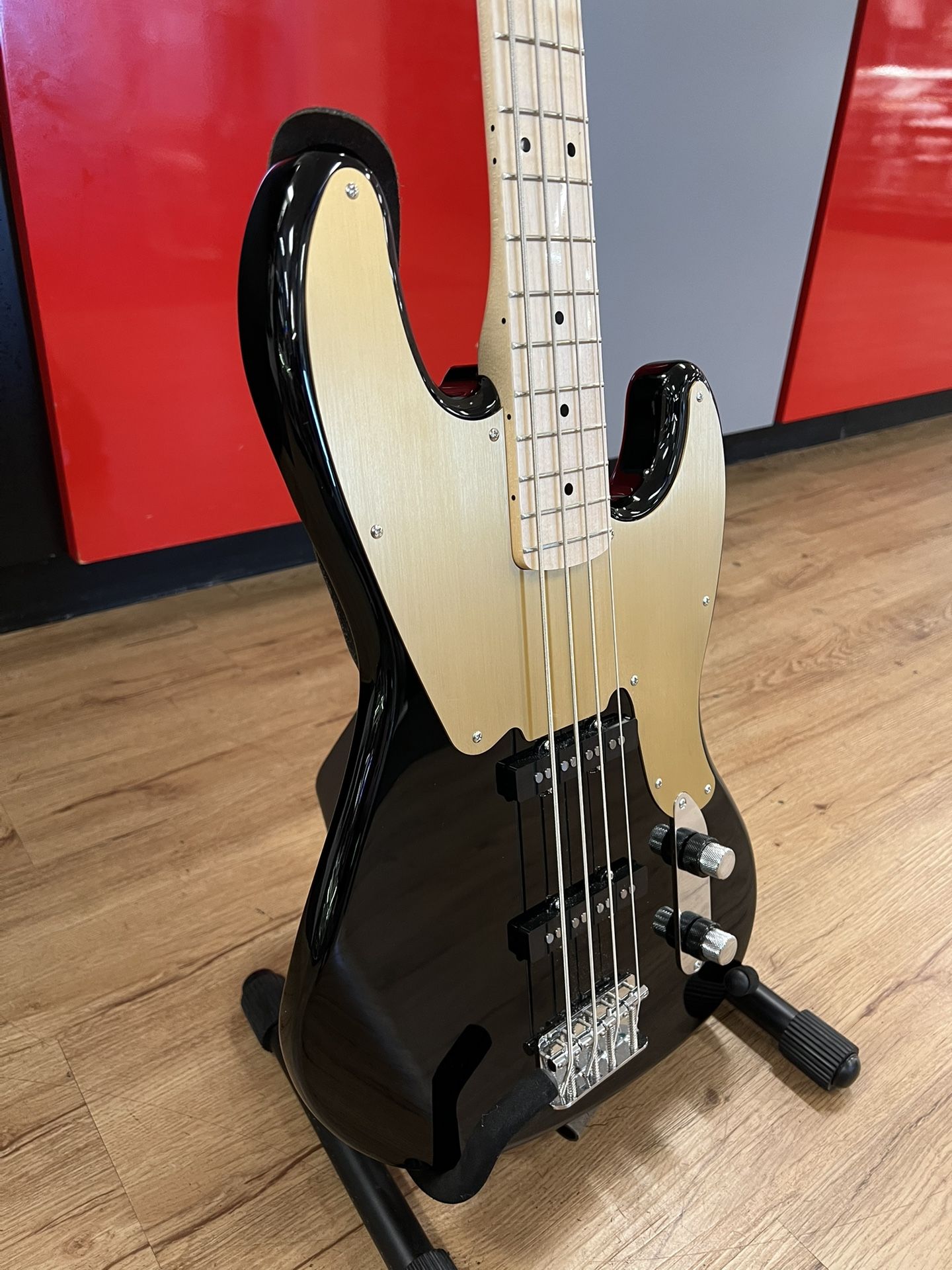 Fender Squier Jazz Bass Guitar 197176