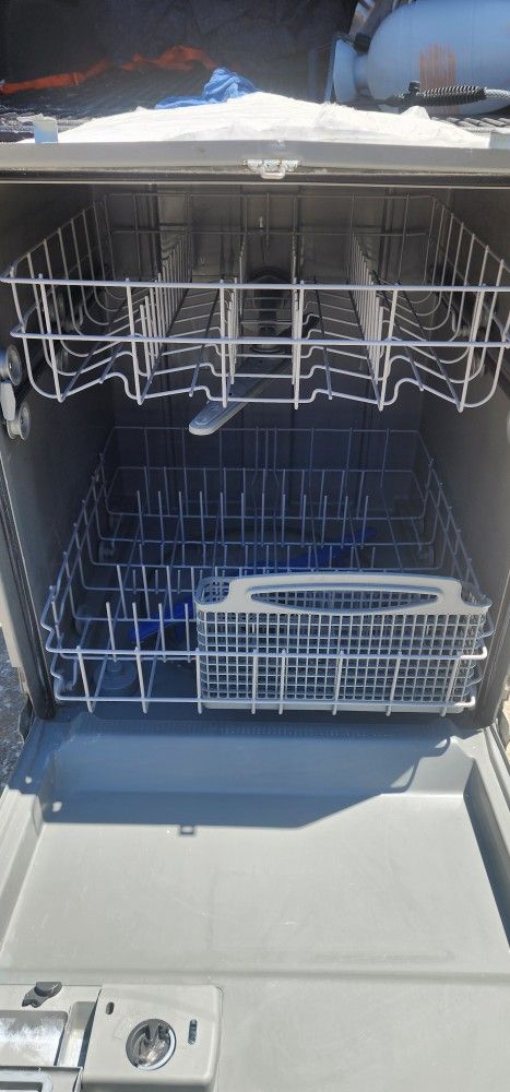 Whirlpool Dishwasher
