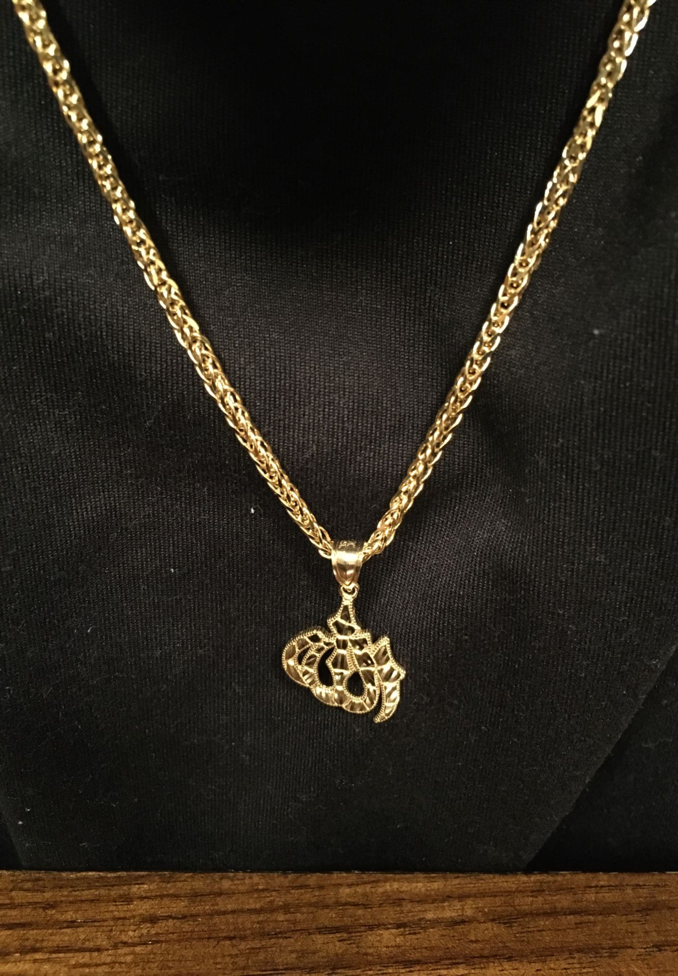 10K Yellow Gold Chain & Pendent