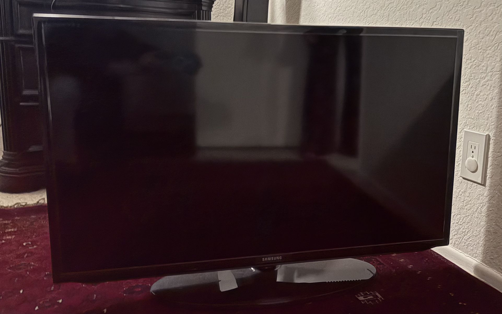 Samsung 45” Smart TV, with Remote Control