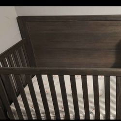 Delta Kids Crib WITH Toddler And Full Bed Conversions, And Sheets