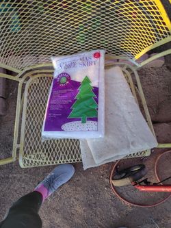 New And Like Used Buffalo Snow Tree Skirt 