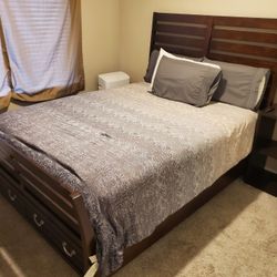 Queen Wooden Bed Frame W/ 7inch Mattress