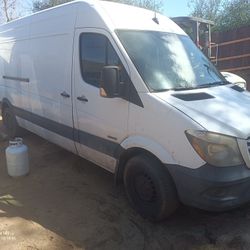 2014 Mercedes Benz 2500 sprinter