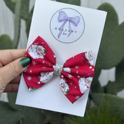Mom-made bows 💕 Durable, cute, and perfect for gifting. 
