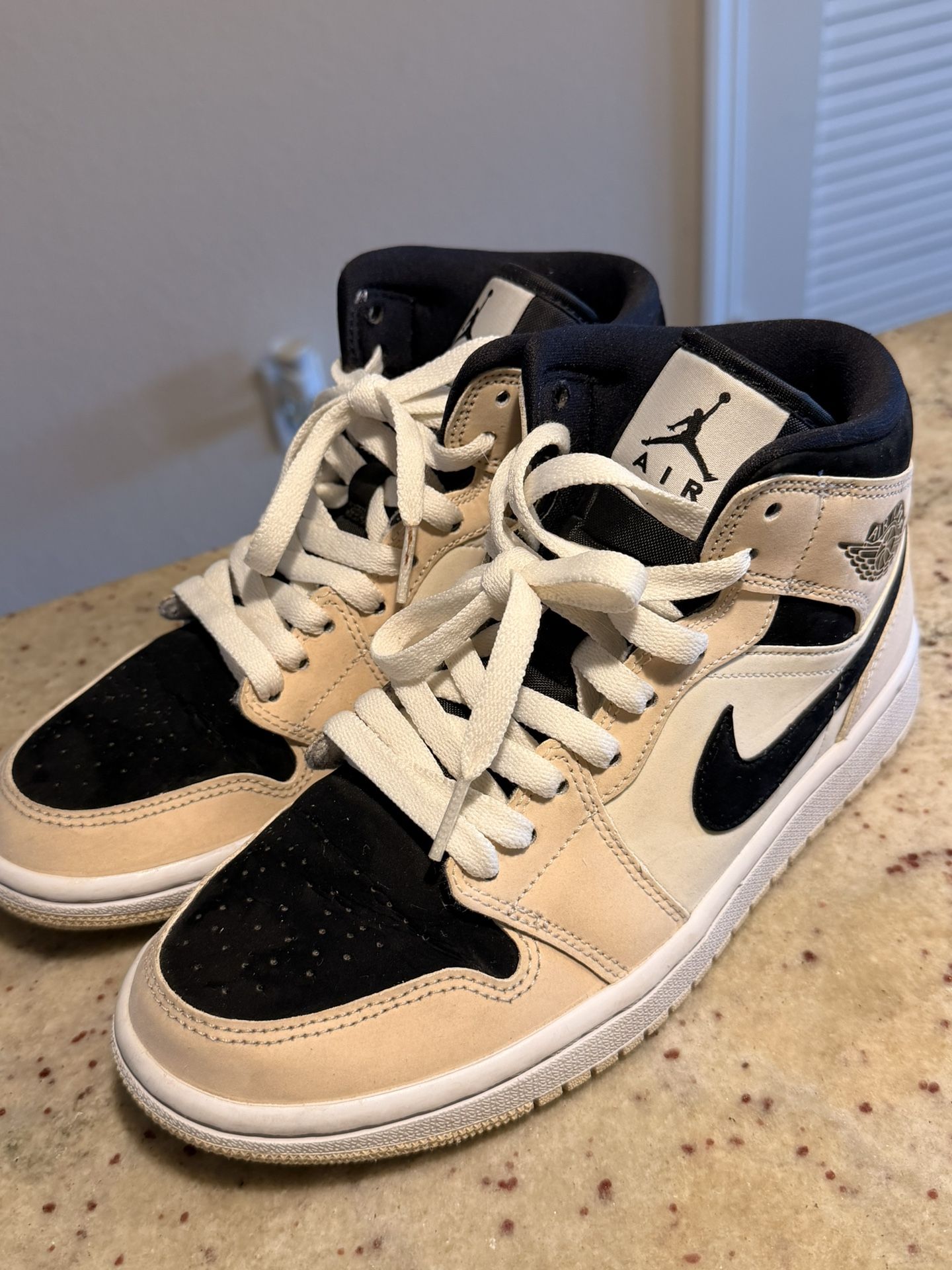Nike Air Jordan 1 Mid