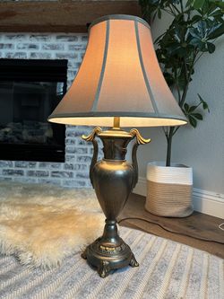 Antique-Style Heavy Bronze Urn Table Lamp – 32” Tall, Classic Neoclassical Design, Excellent Condition!