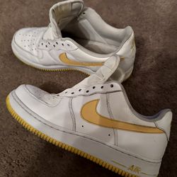  Nike mens Air Force 1 Low Retro Size 8.5 