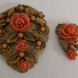 Vintage Celluloid Fliwer Filigree Dress Clup with Matching Pendant 