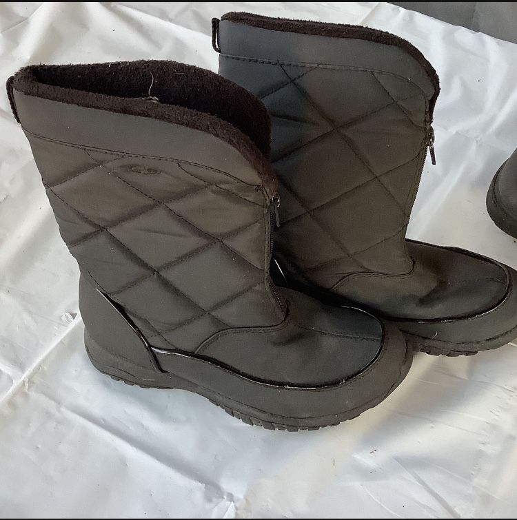 Snow Boots Size 6 1/2