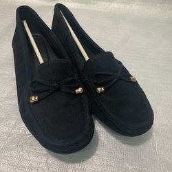 Women’s Black Microsuede Moccasin Slippers Size 10 NWOT Bow Comfort Flats