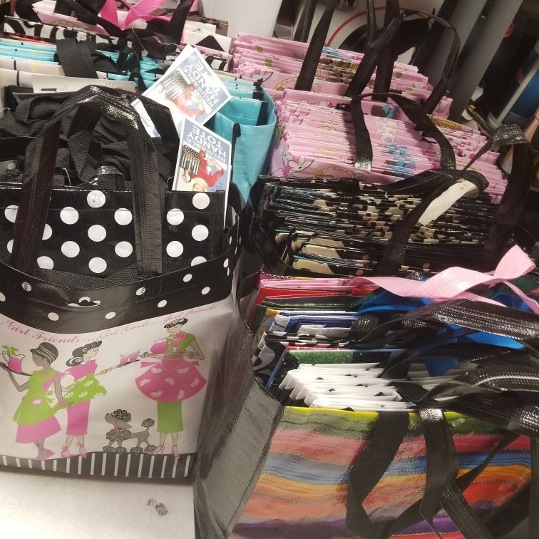 150 Patty Reed Insta Totes for Sale in Henderson NV OfferUp