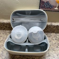 Momcozy M5 - One Wearable