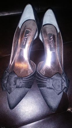 Black heels size 7 1/2