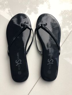 Brand new Yosi Samra Rosee navy patent flip flop