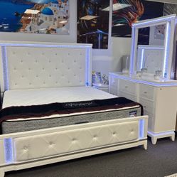 Weekend Sale😱Beautiful White 5pc Bedroom Set With LED Lighting $1299