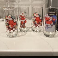 Set of 4 Coca-Cola vintage 1961 glasses -artwork of Haddon Sundblom 12 oz, 6”T LIKE NEW