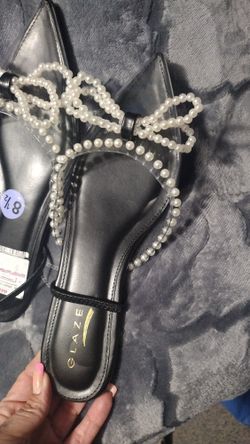 Women's 8.5 Clear Pearl Beaded Slide