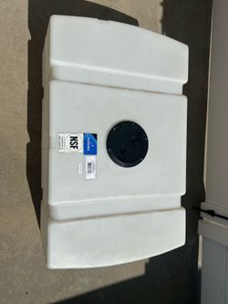 Industrial water tank 68 gal