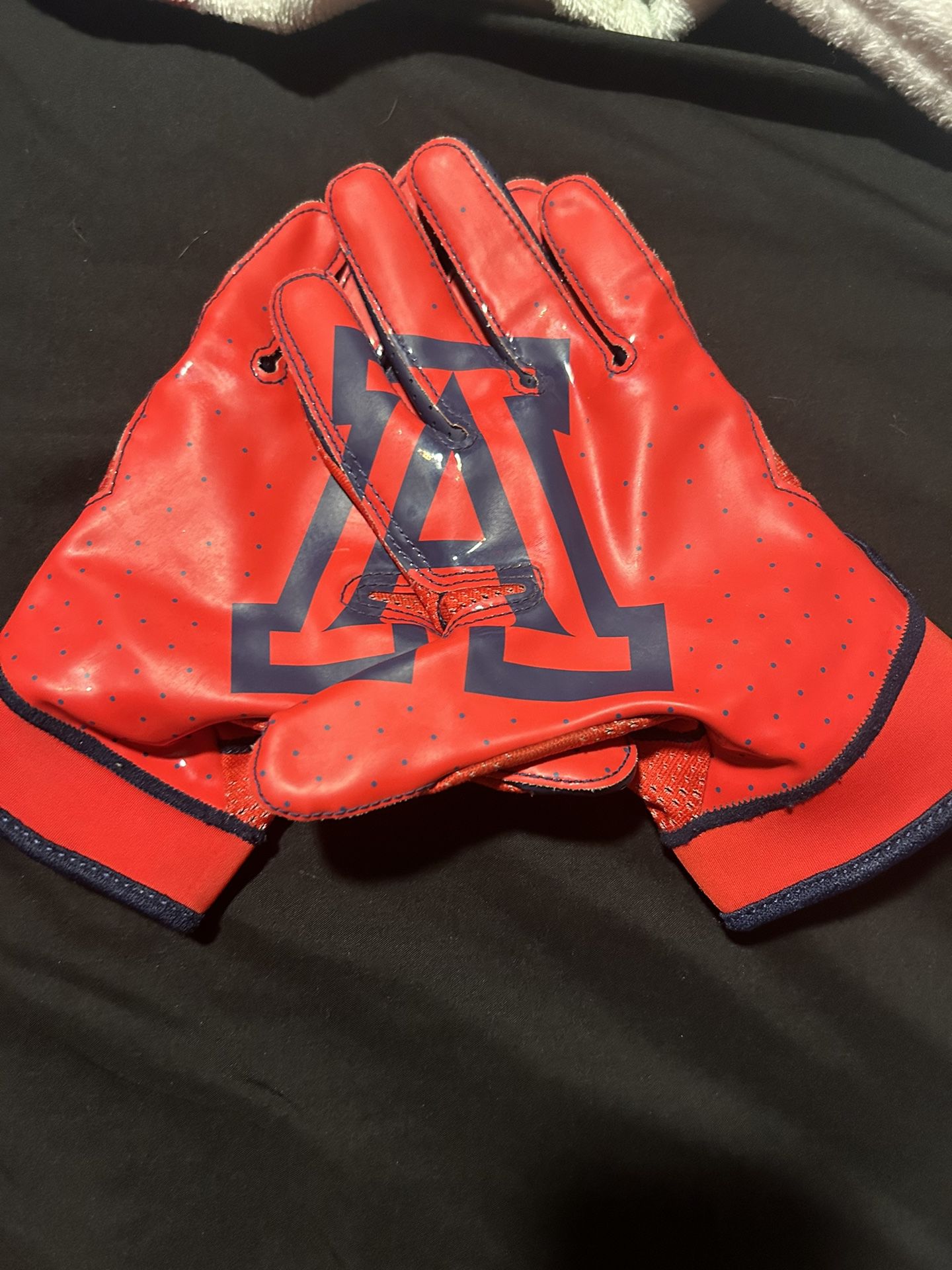 NCAA Arizona Wildcat Football Gloves Size L