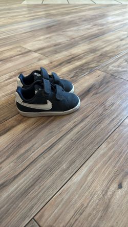 Toddler Nikes Size 6c 