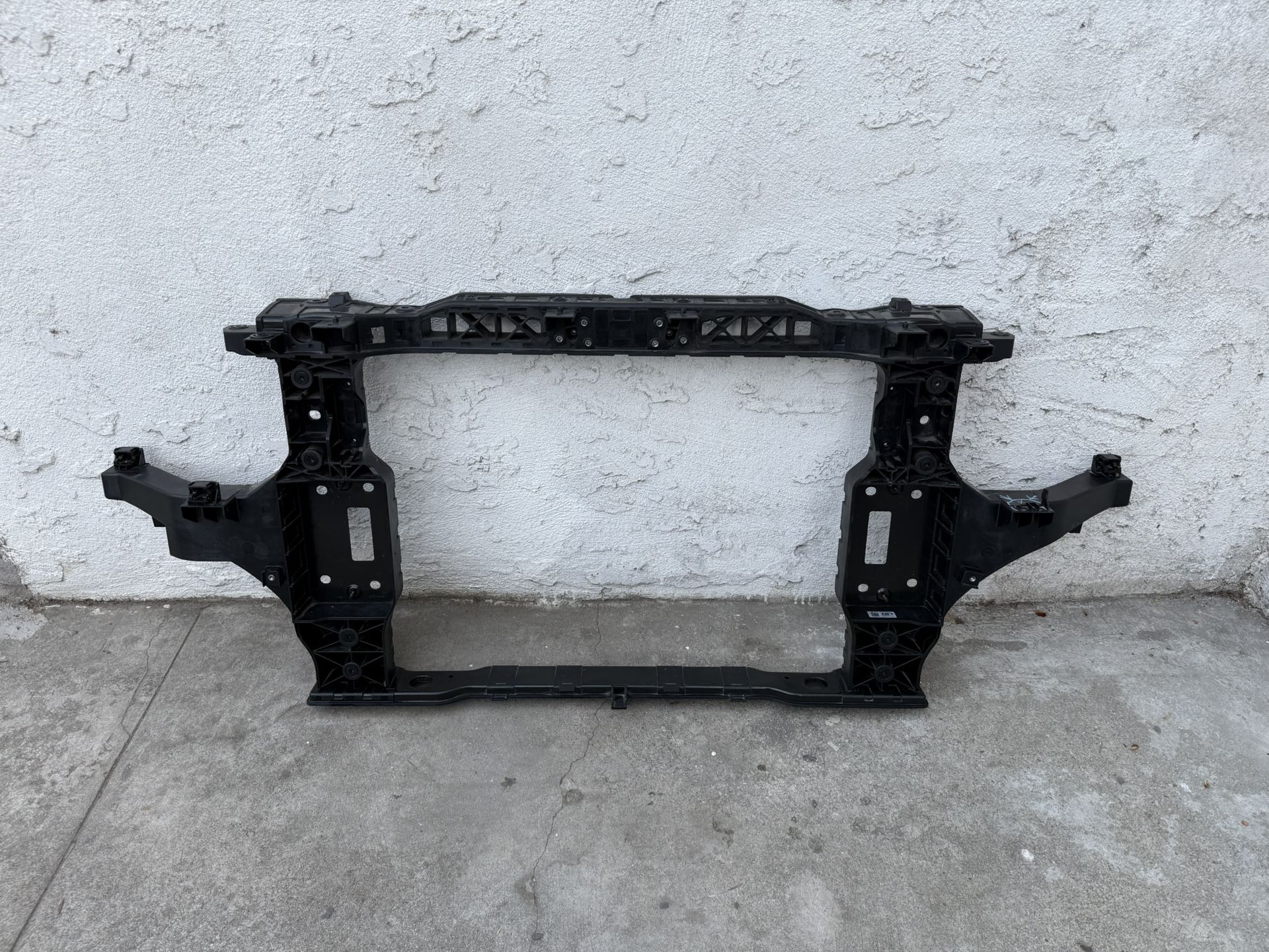 2022 2025 GENESIS GV70 RADIATOR SUPPORT OEM