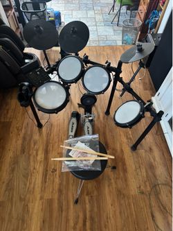 Alesis Nitro Max electric drum set