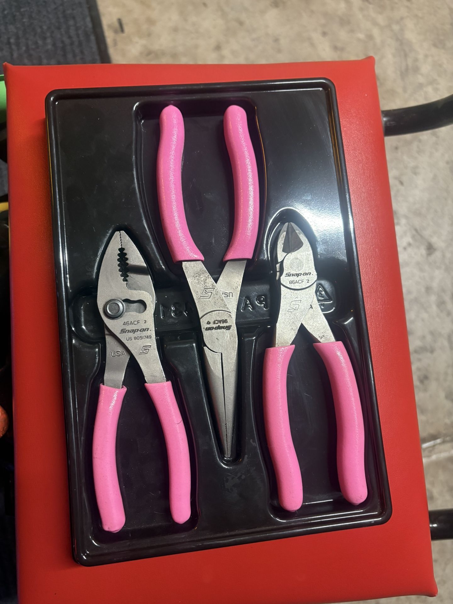 Snap on plier set