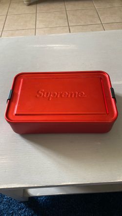 Supreme Sigg Box 