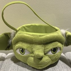 Star Wars large  11” Yoda plush easter basket - used once like new 