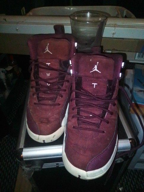 Air Jordan 12 Retro "Bordeaux" sneakers.