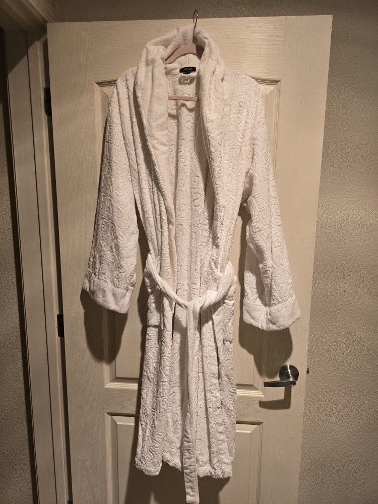 Brand NEW - Versace- White Bath Robe (Unisex) Size XL