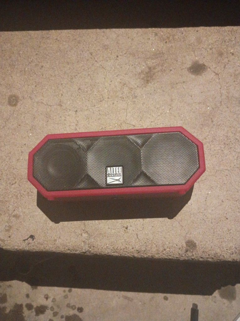ALTEC LANSING H2O 4 BLUE TOOTH SPEAKER