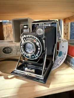 Vintage Film Cameras - Kodak , Kodak Brownie, Polaroid, 8mm And 16mm Movie Cameras & More!!